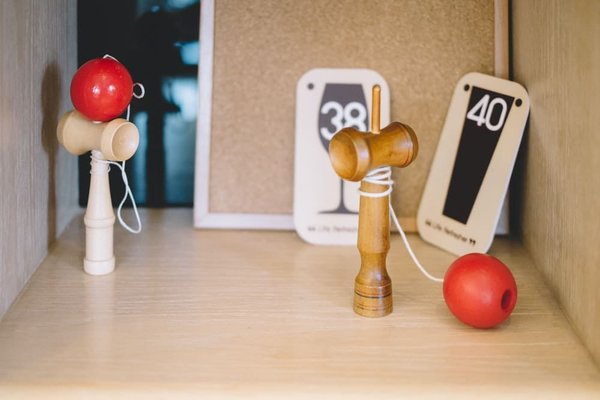 Kendama : L'histoire fascinante de l'ancien jouet japonais qui a conquis le monde moderne